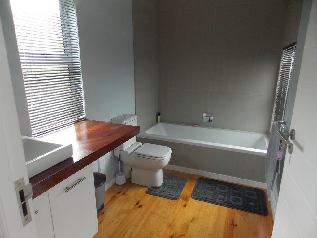 By The Sea Vacation Home Brenton-on-Sea Bagian luar foto